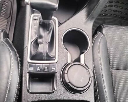 Білий Кіа Sportage, об'ємом двигуна 2 л та пробігом 97 тис. км за 15500 $, фото 18 на Automoto.ua