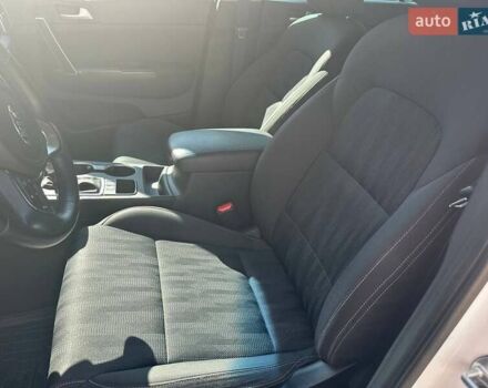 Белый Киа Sportage, объемом двигателя 2 л и пробегом 102 тыс. км за 18000 $, фото 8 на Automoto.ua