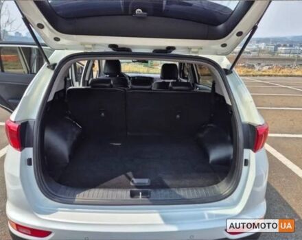 Белый Киа Sportage, объемом двигателя 1.7 л и пробегом 188 тыс. км за 5450 $, фото 4 на Automoto.ua