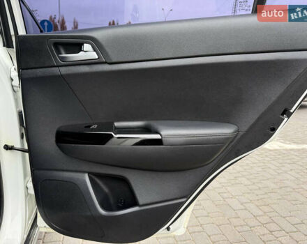 Белый Киа Sportage, объемом двигателя 2 л и пробегом 160 тыс. км за 17200 $, фото 46 на Automoto.ua