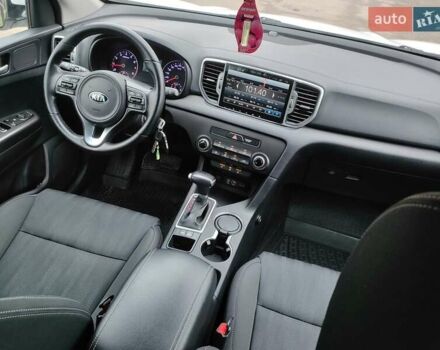 Белый Киа Sportage, объемом двигателя 2 л и пробегом 140 тыс. км за 16550 $, фото 16 на Automoto.ua