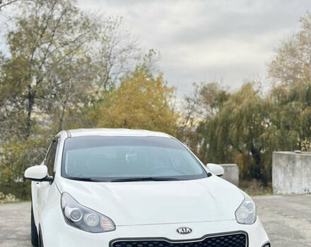 Белый Киа Sportage, объемом двигателя 1.7 л и пробегом 170 тыс. км за 16000 $, фото 2 на Automoto.ua
