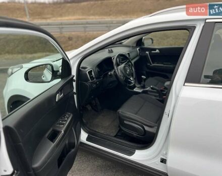 Белый Киа Sportage, объемом двигателя 1.69 л и пробегом 123 тыс. км за 16400 $, фото 7 на Automoto.ua