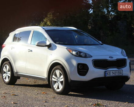 Білий Кіа Sportage, об'ємом двигуна 2 л та пробігом 222 тис. км за 13999 $, фото 4 на Automoto.ua