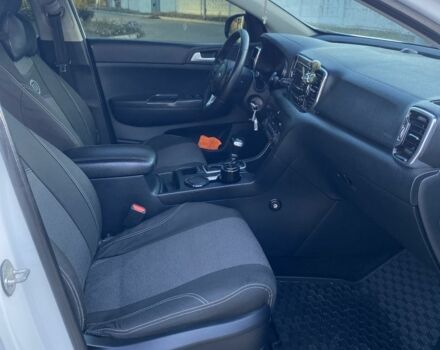 Белый Киа Sportage, объемом двигателя 1.7 л и пробегом 180 тыс. км за 16000 $, фото 9 на Automoto.ua