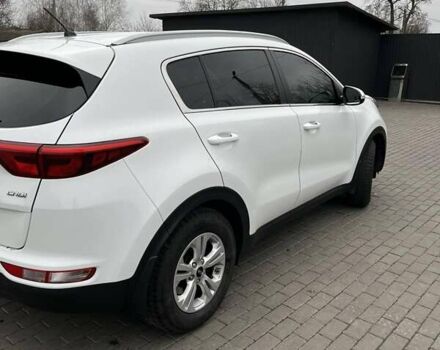 Белый Киа Sportage, объемом двигателя 1.69 л и пробегом 284 тыс. км за 15500 $, фото 7 на Automoto.ua