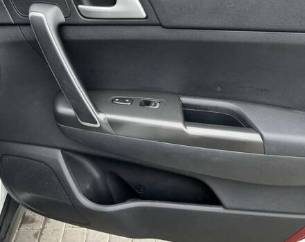 Белый Киа Sportage, объемом двигателя 1.69 л и пробегом 284 тыс. км за 15500 $, фото 19 на Automoto.ua