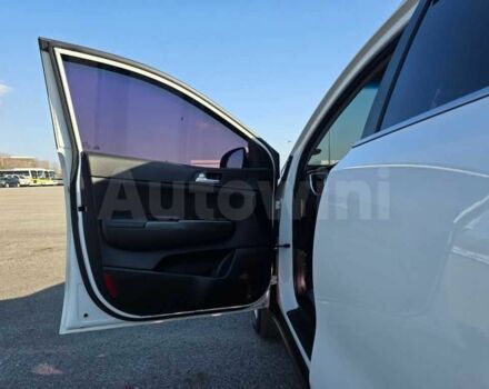 Белый Киа Sportage, объемом двигателя 2 л и пробегом 96 тыс. км за 15000 $, фото 7 на Automoto.ua