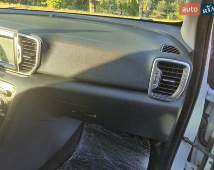 Белый Киа Sportage, объемом двигателя 2 л и пробегом 227 тыс. км за 16450 $, фото 33 на Automoto.ua