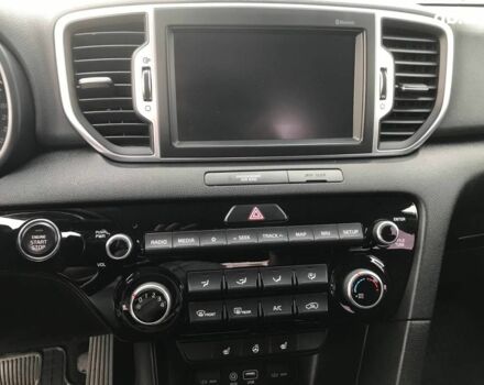 Білий Кіа Sportage, об'ємом двигуна 2 л та пробігом 193 тис. км за 19290 $, фото 13 на Automoto.ua