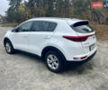 Киа Sportage 2017 в Киеве на Automoto.ua Белый Киа Sportage, объемом двигателя 1.69 л и пробегом 172 тыс. км за 15900 $, фото 2 на Automoto.ua