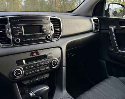Білий Кіа Sportage, об'ємом двигуна 2 л та пробігом 142 тис. км за 17200 $, фото 12 на Automoto.ua