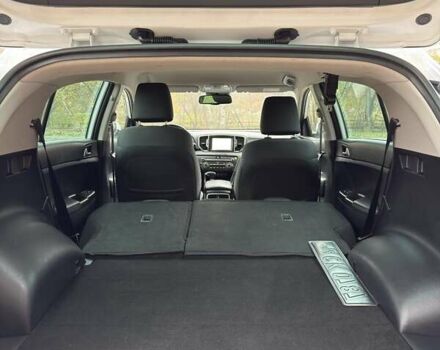 Белый Киа Sportage, объемом двигателя 2 л и пробегом 227 тыс. км за 15950 $, фото 9 на Automoto.ua