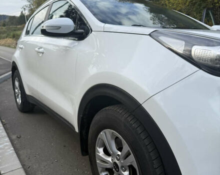 Білий Кіа Sportage, об'ємом двигуна 2 л та пробігом 142 тис. км за 17200 $, фото 5 на Automoto.ua