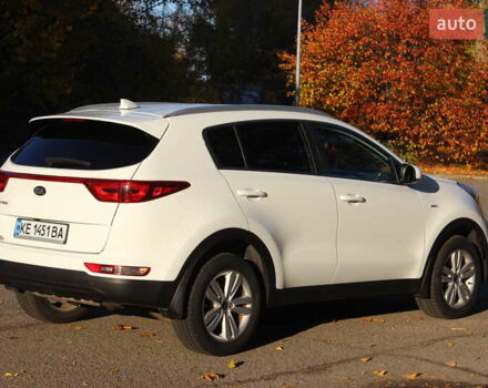 Білий Кіа Sportage, об'ємом двигуна 2 л та пробігом 222 тис. км за 13999 $, фото 6 на Automoto.ua