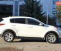 Білий Кіа Sportage, об'ємом двигуна 2 л та пробігом 222 тис. км за 13999 $, фото 5 на Automoto.ua