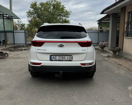 Киа Sportage 2017 в Днепре (Днепропетровске) на Automoto.ua Белый Киа Sportage, объемом двигателя 1.69 л и пробегом 198 тыс. км за 14500 $, фото 24 на Automoto.ua