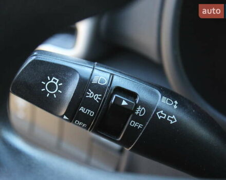 Білий Кіа Sportage, об'ємом двигуна 2 л та пробігом 222 тис. км за 13999 $, фото 20 на Automoto.ua