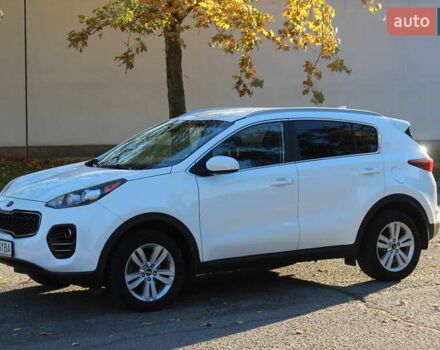 Білий Кіа Sportage, об'ємом двигуна 2 л та пробігом 222 тис. км за 13999 $, фото 2 на Automoto.ua