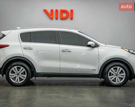 Белый Киа Sportage, объемом двигателя 2 л и пробегом 134 тыс. км за 18181 $, фото 3 на Automoto.ua