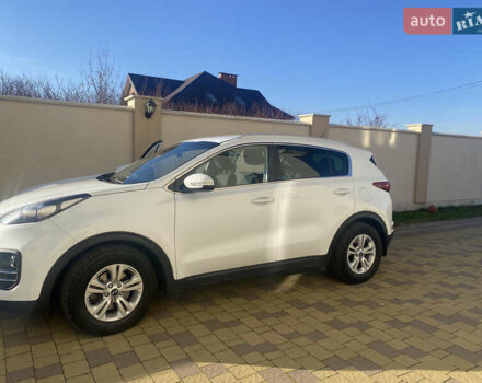 Киа Sportage 2017 в Ивано-Франковске на Automoto.ua Белый Киа Sportage, объемом двигателя 1.69 л и пробегом 210 тыс. км за 17500 $, фото 7 на Automoto.ua