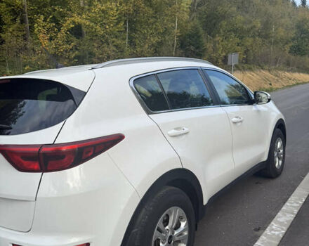 Білий Кіа Sportage, об'ємом двигуна 2 л та пробігом 142 тис. км за 17200 $, фото 4 на Automoto.ua