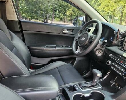 Білий Кіа Sportage, об'ємом двигуна 2 л та пробігом 134 тис. км за 18500 $, фото 10 на Automoto.ua