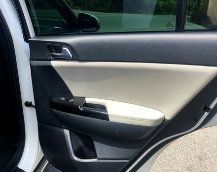 Белый Киа Sportage, объемом двигателя 2 л и пробегом 205 тыс. км за 22500 $, фото 8 на Automoto.ua