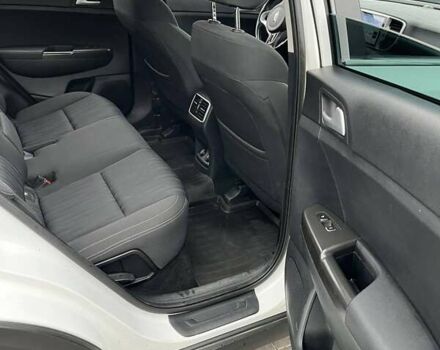 Белый Киа Sportage, объемом двигателя 1.69 л и пробегом 284 тыс. км за 15500 $, фото 28 на Automoto.ua