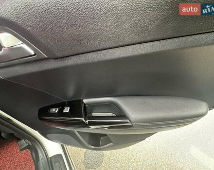 Белый Киа Sportage, объемом двигателя 2 л и пробегом 157 тыс. км за 20500 $, фото 27 на Automoto.ua