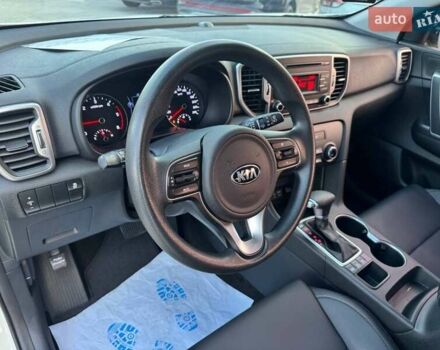 Белый Киа Sportage, объемом двигателя 2 л и пробегом 210 тыс. км за 17200 $, фото 9 на Automoto.ua
