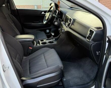 Білий Кіа Sportage, об'ємом двигуна 2 л та пробігом 88 тис. км за 19200 $, фото 51 на Automoto.ua