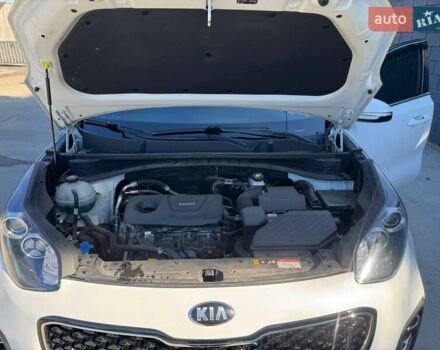 Киа Sportage 2017 в Черкассах на Automoto.ua Белый Киа Sportage, объемом двигателя 1.59 л и пробегом 83 тыс. км за 16700 $, фото 6 на Automoto.ua