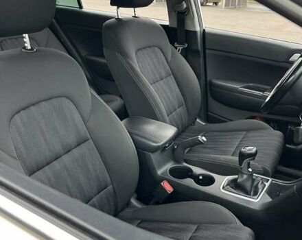 Белый Киа Sportage, объемом двигателя 1.69 л и пробегом 284 тыс. км за 15500 $, фото 17 на Automoto.ua