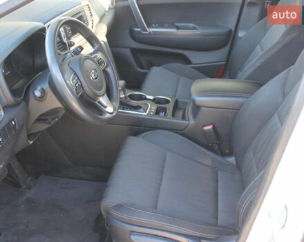 Білий Кіа Sportage, об'ємом двигуна 2 л та пробігом 222 тис. км за 13999 $, фото 13 на Automoto.ua