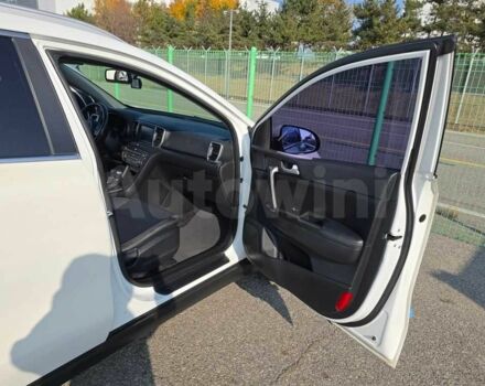 Білий Кіа Sportage, об'ємом двигуна 1.7 л та пробігом 41 тис. км за 11350 $, фото 5 на Automoto.ua