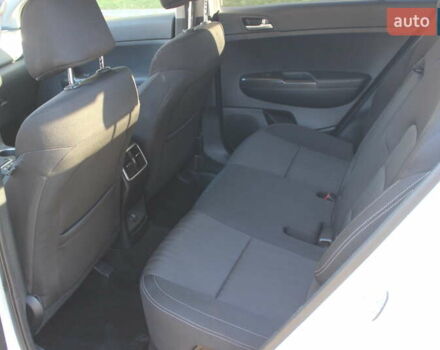 Білий Кіа Sportage, об'ємом двигуна 2 л та пробігом 222 тис. км за 13999 $, фото 14 на Automoto.ua