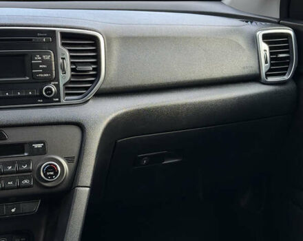 Білий Кіа Sportage, об'ємом двигуна 2 л та пробігом 142 тис. км за 17200 $, фото 9 на Automoto.ua