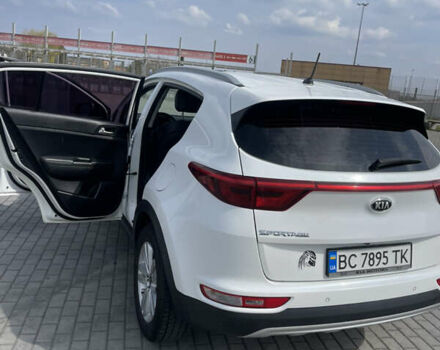 Киа Sportage 2017 в Львове на Automoto.ua Белый Киа Sportage, объемом двигателя 2 л и пробегом 195 тыс. км за 18250 $, фото 12 на Automoto.ua