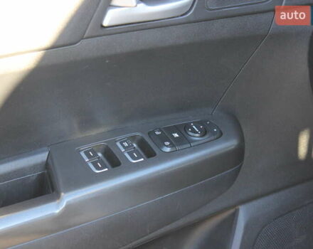 Білий Кіа Sportage, об'ємом двигуна 2 л та пробігом 222 тис. км за 13999 $, фото 11 на Automoto.ua