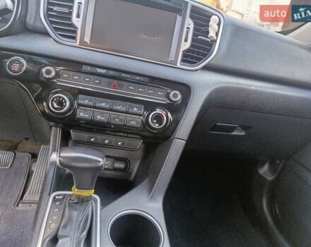 Білий Кіа Sportage, об'ємом двигуна 2 л та пробігом 173 тис. км за 15500 $, фото 10 на Automoto.ua