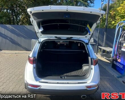 Білий Кіа Sportage, об'ємом двигуна 1.7 л та пробігом 102 тис. км за 16000 $, фото 8 на Automoto.ua