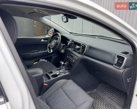 Білий Кіа Sportage, об'ємом двигуна 1.69 л та пробігом 88 тис. км за 18500 $, фото 5 на Automoto.ua