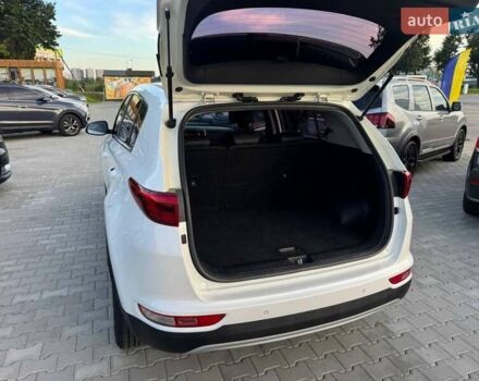 Белый Киа Sportage, объемом двигателя 2 л и пробегом 210 тыс. км за 17200 $, фото 8 на Automoto.ua