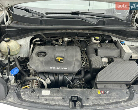 Белый Киа Sportage, объемом двигателя 2 л и пробегом 119 тыс. км за 18300 $, фото 10 на Automoto.ua