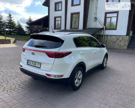 Білий Кіа Sportage, об'ємом двигуна 1.69 л та пробігом 178 тис. км за 16700 $, фото 6 на Automoto.ua