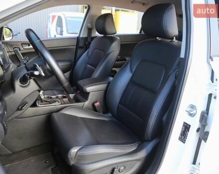 Белый Киа Sportage, объемом двигателя 2 л и пробегом 96 тыс. км за 18500 $, фото 8 на Automoto.ua