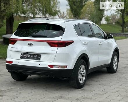 Белый Киа Sportage, объемом двигателя 1.7 л и пробегом 57 тыс. км за 16999 $, фото 6 на Automoto.ua