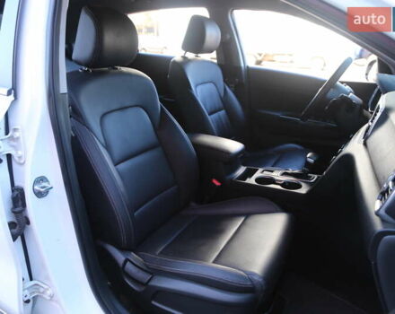 Белый Киа Sportage, объемом двигателя 2 л и пробегом 96 тыс. км за 18500 $, фото 11 на Automoto.ua