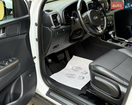 Белый Киа Sportage, объемом двигателя 2 л и пробегом 40 тыс. км за 16999 $, фото 14 на Automoto.ua